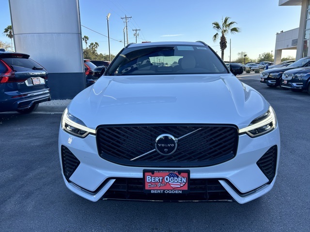 2026 Volvo XC60 B5 Plus photo 2