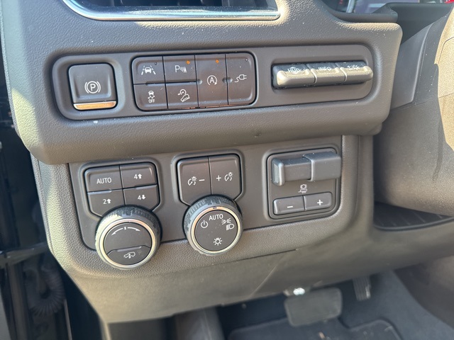 2021 Chevrolet Suburban High Country photo 13