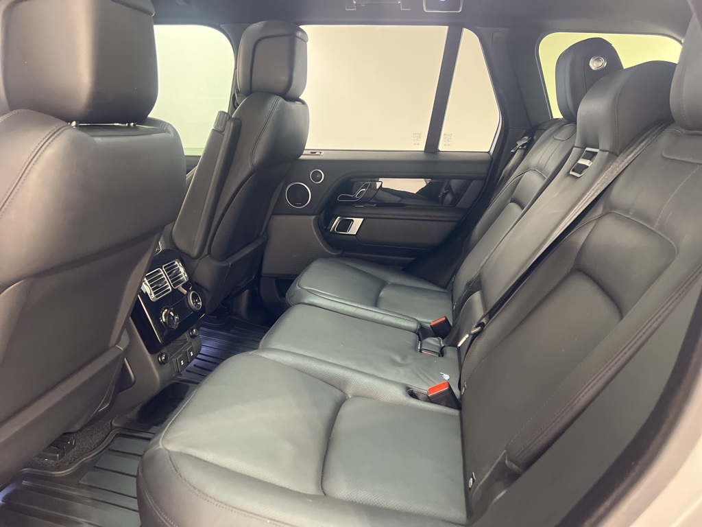 2020 Land Rover Range Rover HSE photo 19