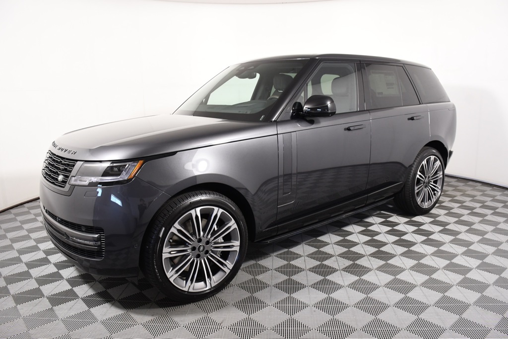 2025 Land Rover Range Rover SE photo 2