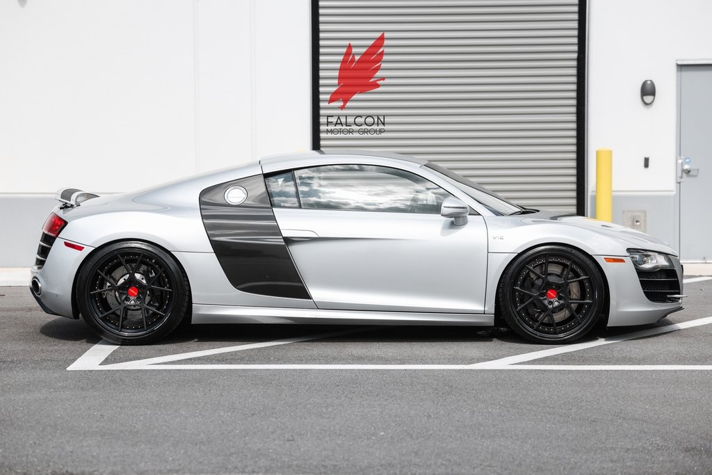2010 Audi R8 Base's photo
