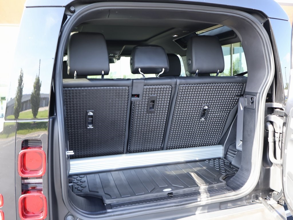 2022 Land Rover Defender 90 X-Dynamic S photo 17