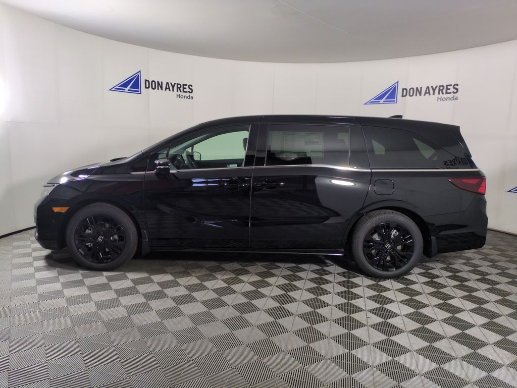 2026 Honda Odyssey photo 2