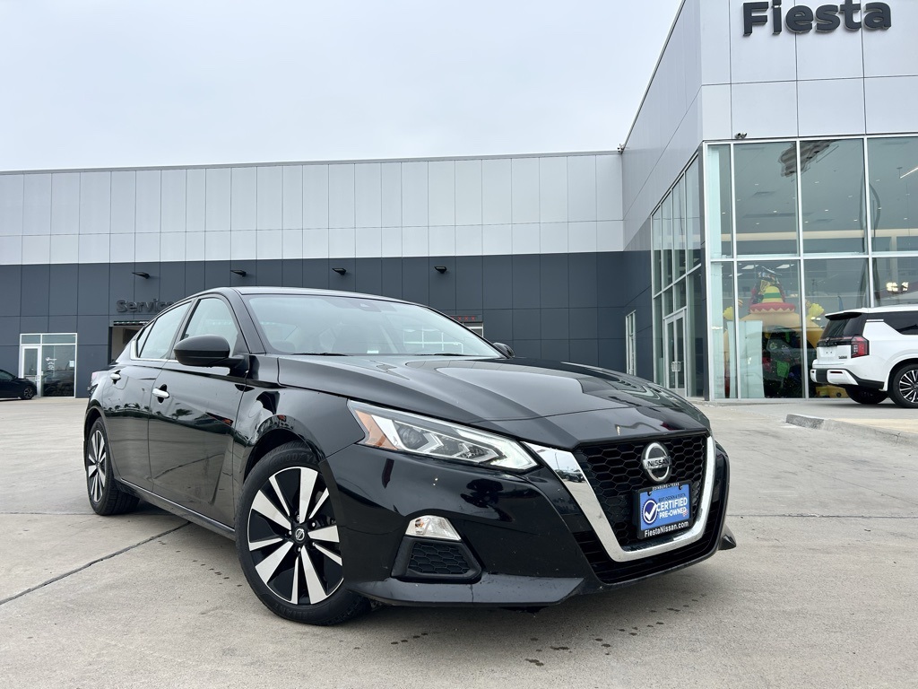2022 Nissan Altima SV's photo