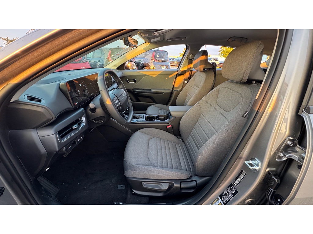 2025 Kia K4 EX photo 7