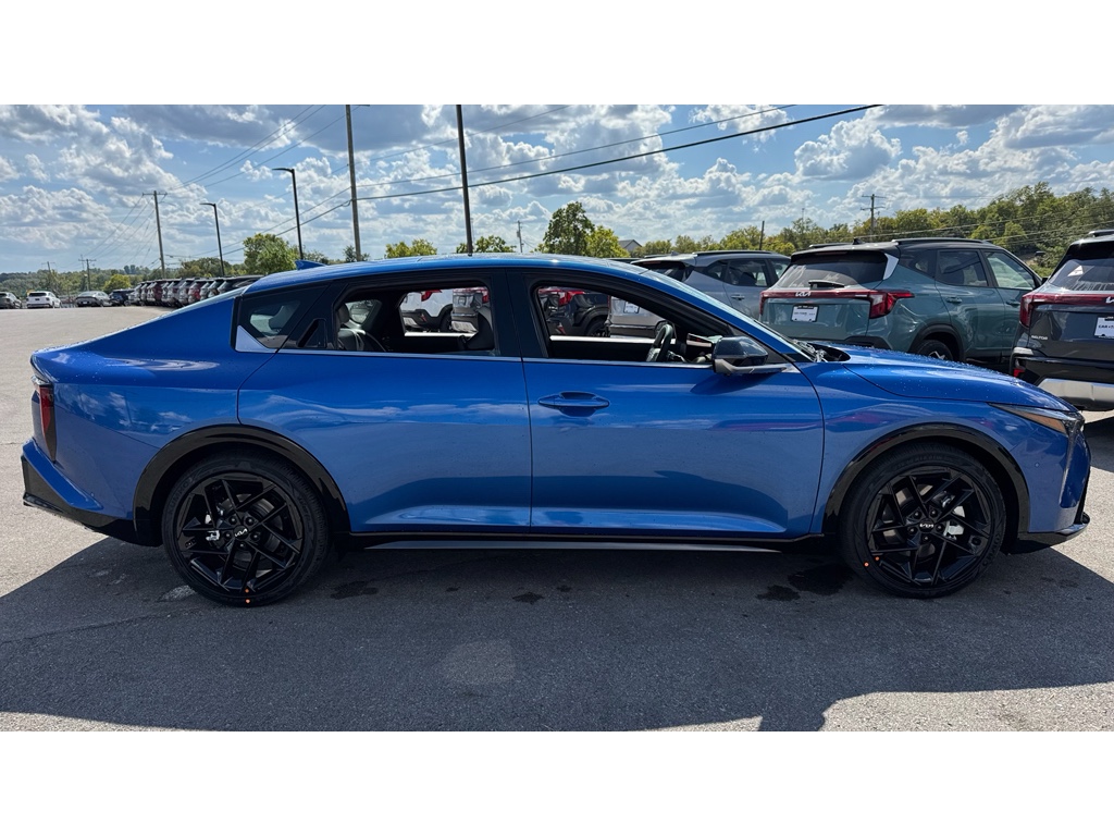 2025 Kia K4 GT-Line Turbo photo 2