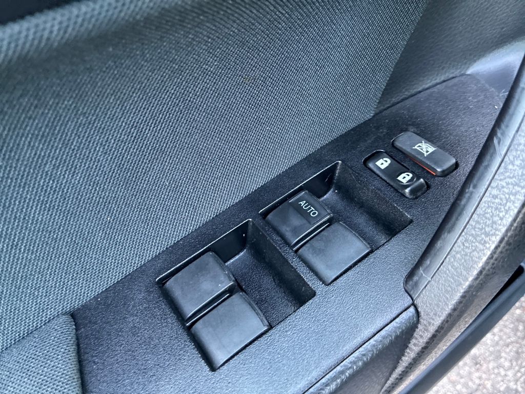 2019 Toyota Corolla L photo 11