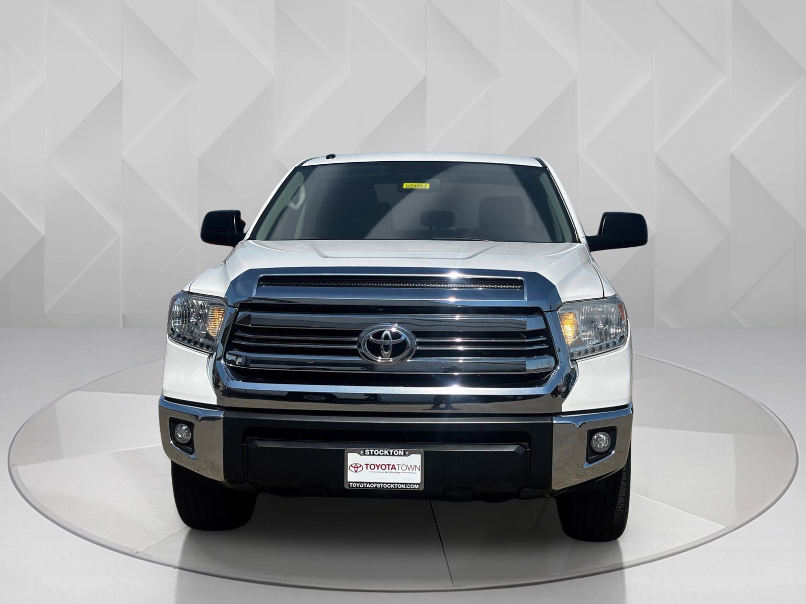 2017 Toyota Tundra SR5 photo 2
