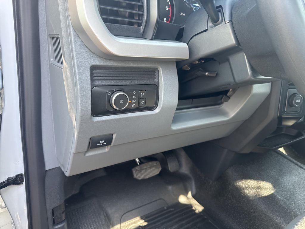 2025 Ford F-350 Super Duty XL
