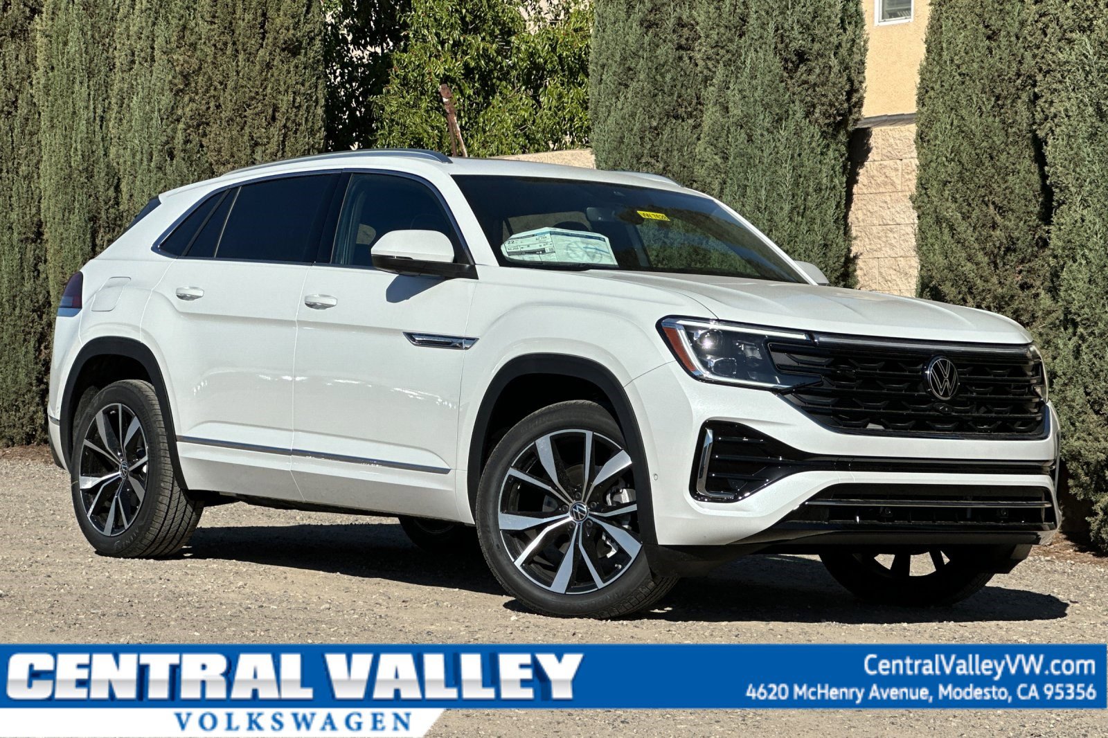 2026 Volkswagen Atlas Cross Sport SEL Premium R-LINE's photo