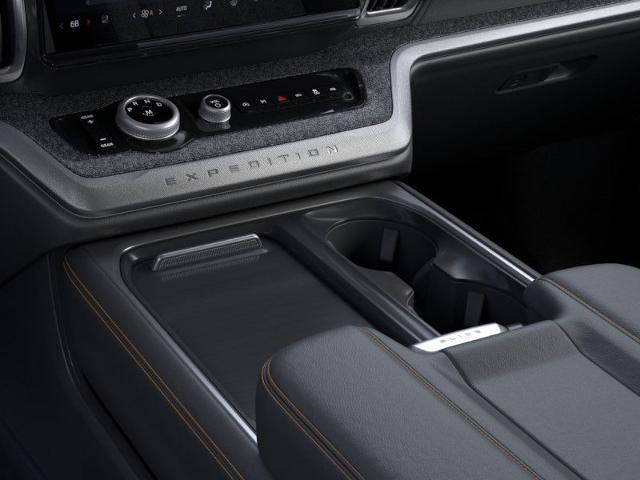 2025 Ford Expedition photo 10