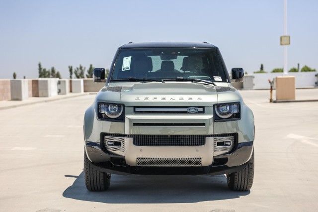 2025 Land Rover Defender 90 X-Dynamic SE photo 2