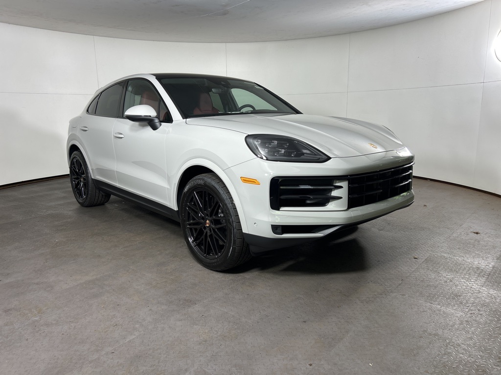 2025 Porsche Cayenne Coupe photo 3