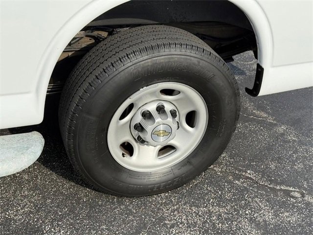 2023 Chevrolet Express Cargo 2500 photo 4
