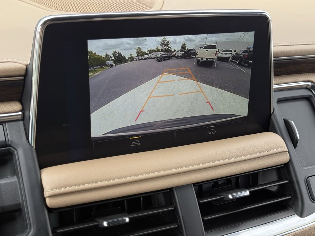 2024 Chevrolet Suburban Premier photo 11