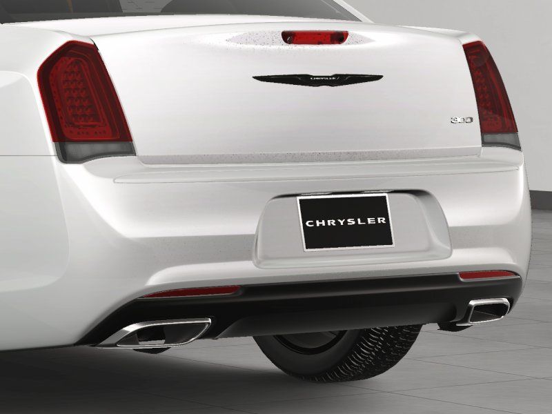 2023 Chrysler 300 Touring photo 13