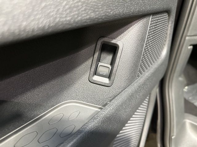 2025 Volkswagen ID. Buzz Pro S photo 13