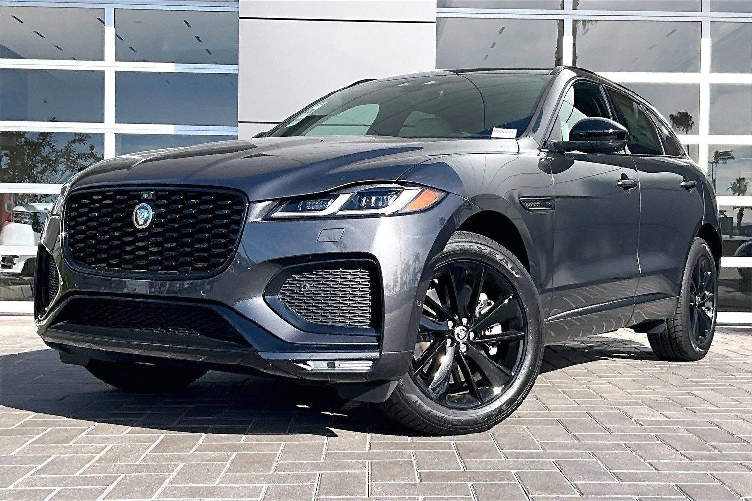 2026 Jaguar F-Pace R-Dynamic S's photo