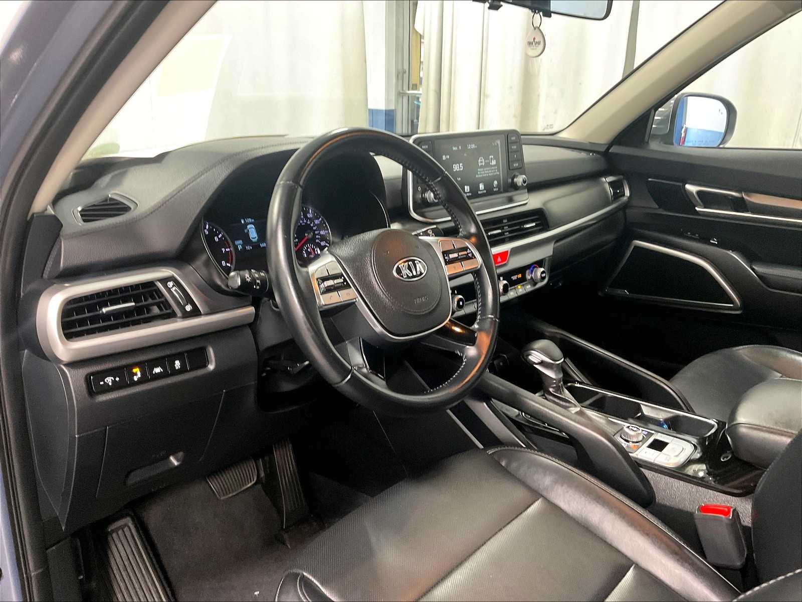 2020 Kia Telluride LX photo 8
