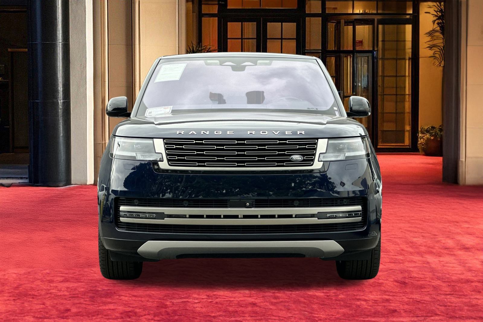 2023 Land Rover Range Rover SE photo 6