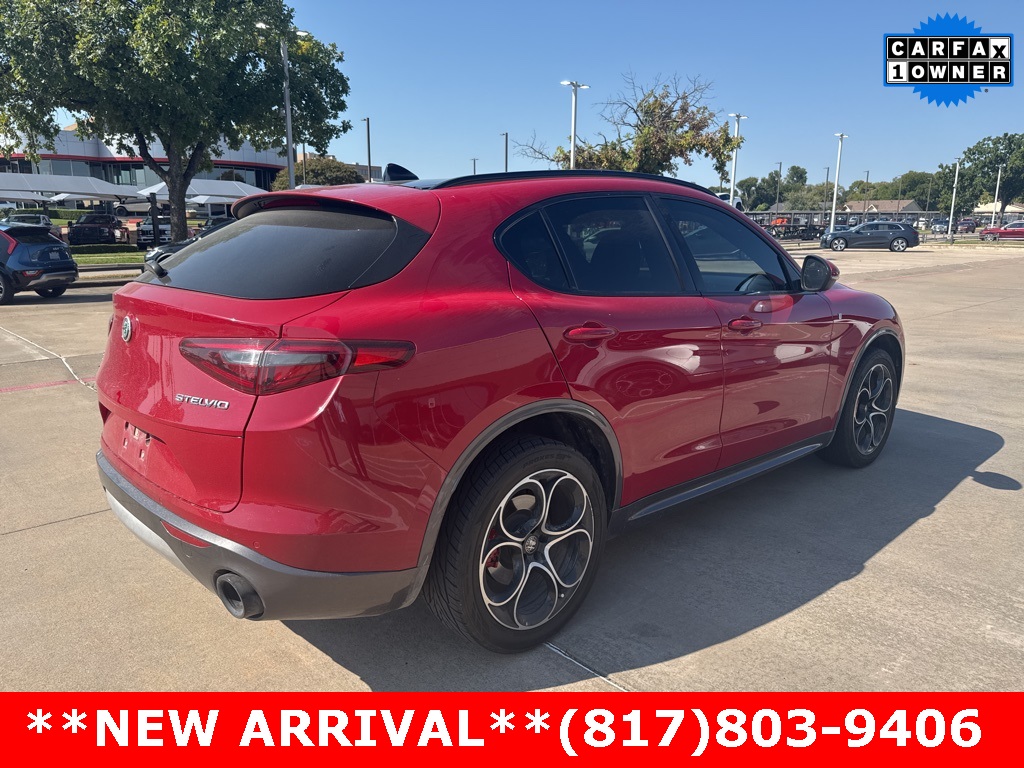 2022 Alfa Romeo Stelvio Ti photo 4