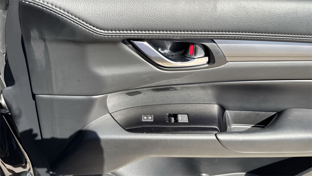 2023 Mazda CX-5 2.5 S Preferred photo 42