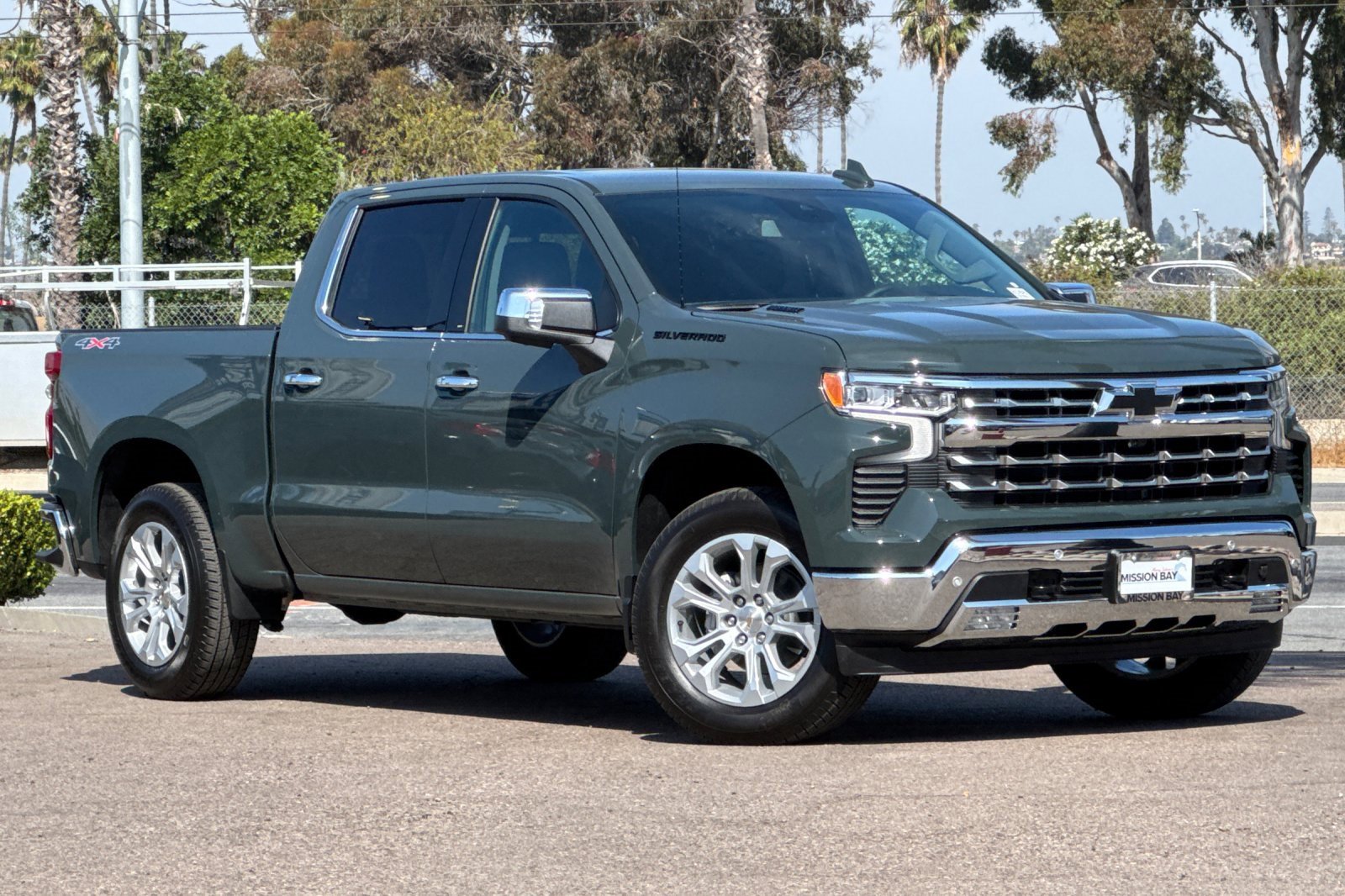 2025 Chevrolet Silverado 1500 LTZ photo 2