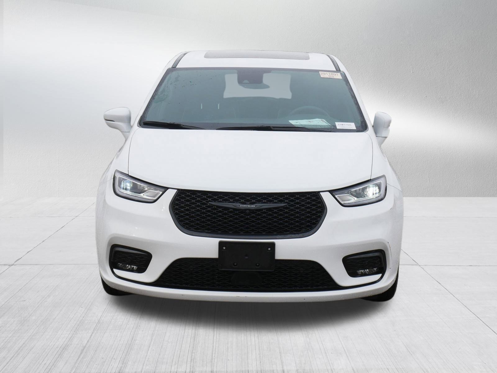 Used 2022 Chrysler Pacifica Hybrid Limited with VIN 2C4RC1S72NR205511 for sale in Coon Rapids, Minnesota