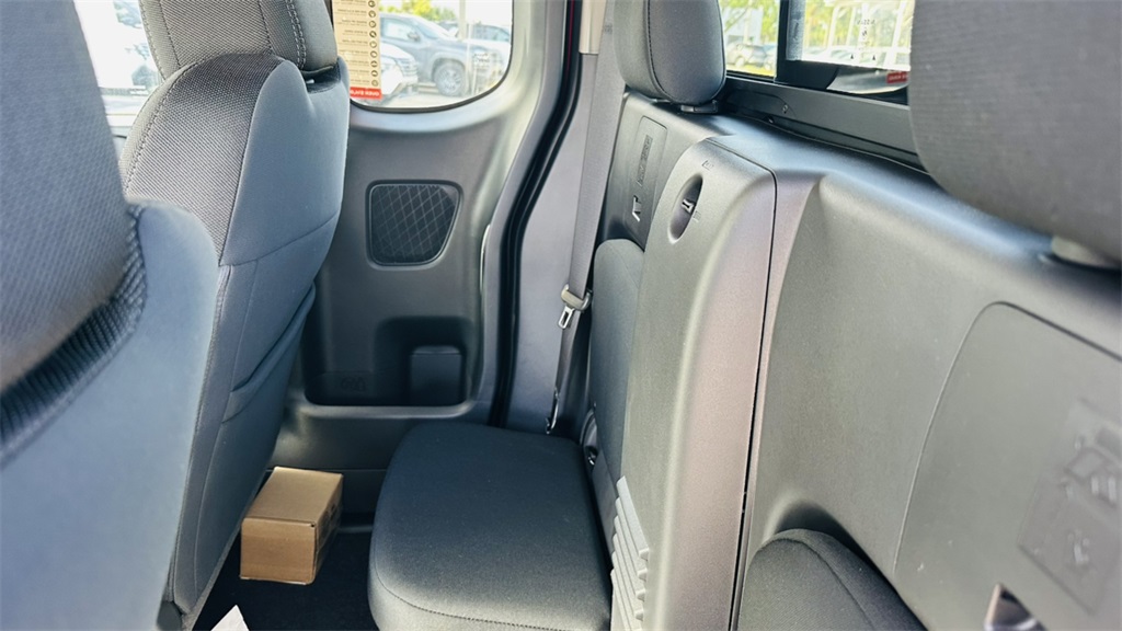 2025 Nissan Frontier King Cab SV photo 26