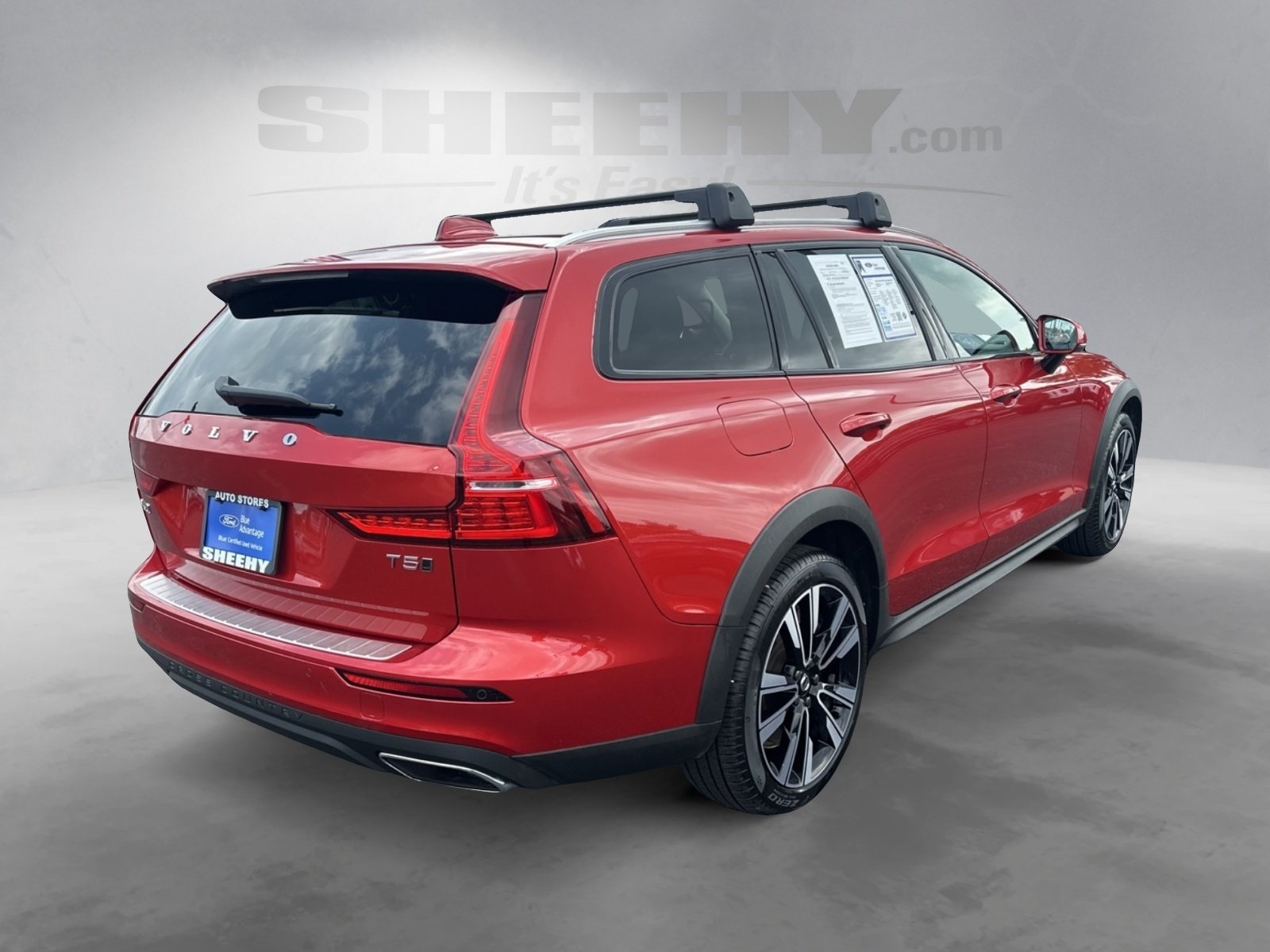 2022 Volvo V60 Cross Country T5 AWD photo 7