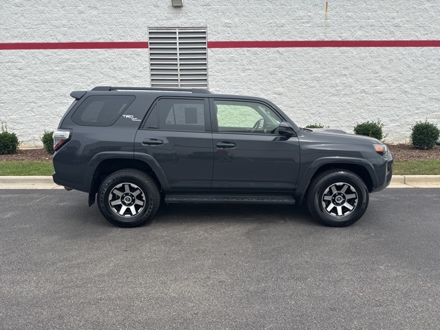 2024 Toyota 4Runner TRD Off-Road photo 3