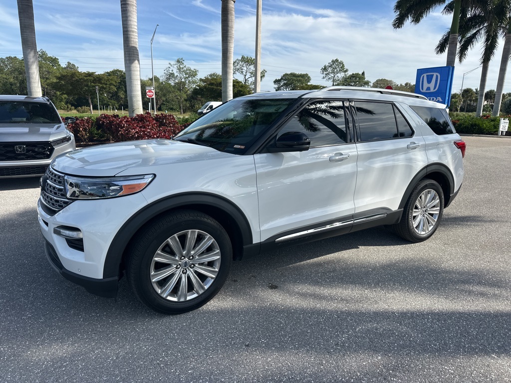 2021 Ford Explorer Limited's photo