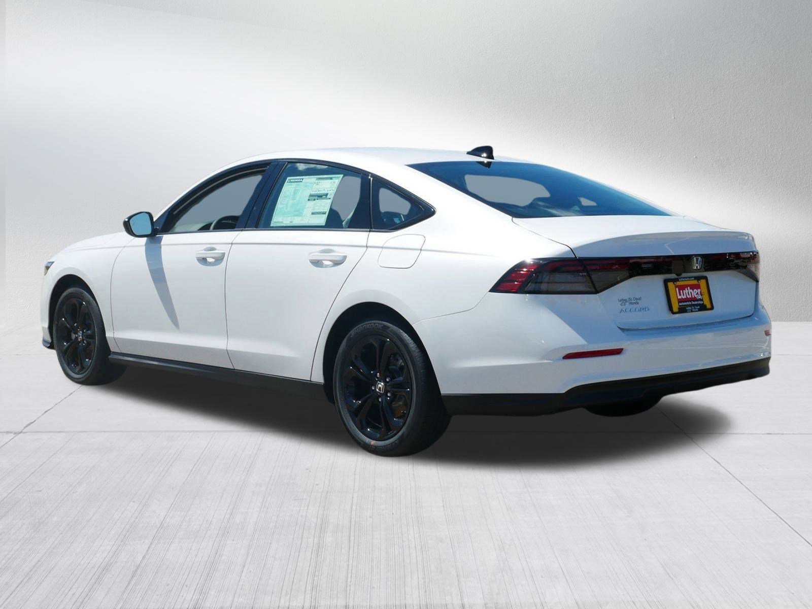 2025 Honda Accord SE photo 2