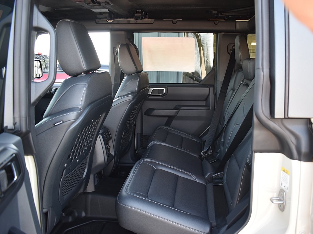 2025 Ford Bronco Badlands photo 6