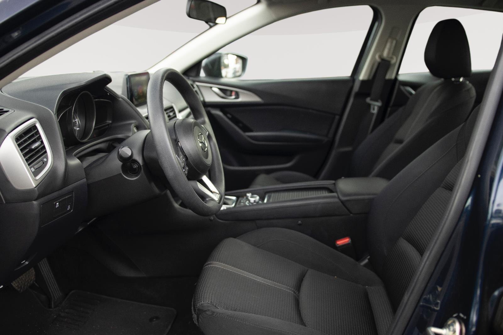 2017 Mazda Mazda3 Sport photo 2