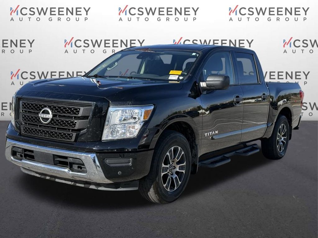 2024 Nissan Titan SV's photo