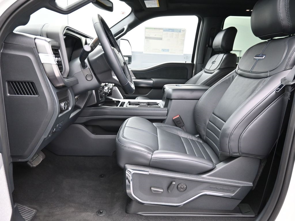 2026 Ford F-250 Platinum photo 9