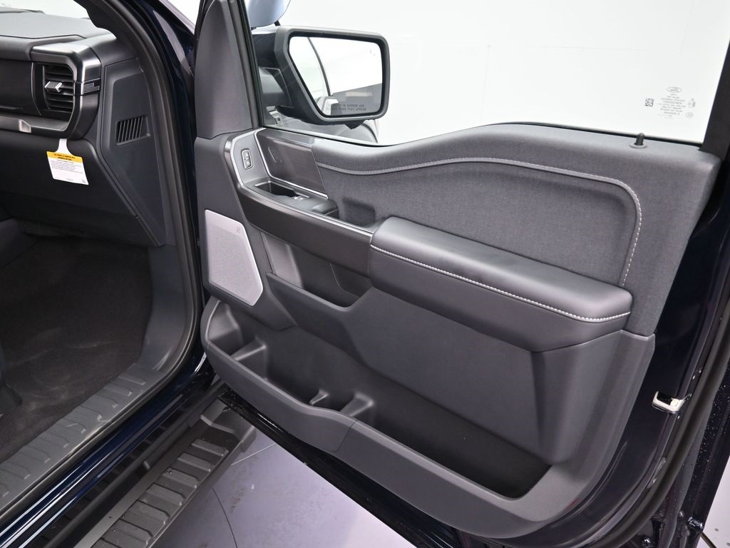 2025 Ford F-150 Lariat photo 18
