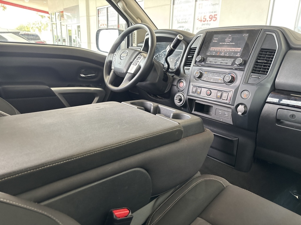 2022 Nissan Titan SV photo 19