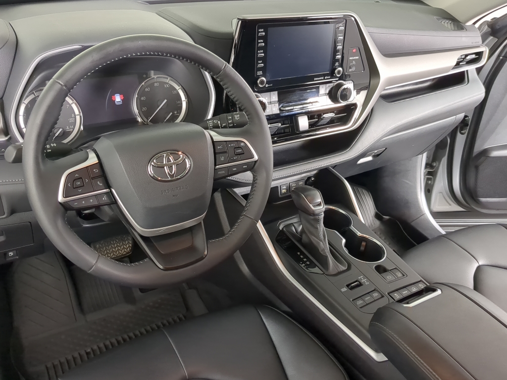 2022 Toyota Highlander XLE photo 19