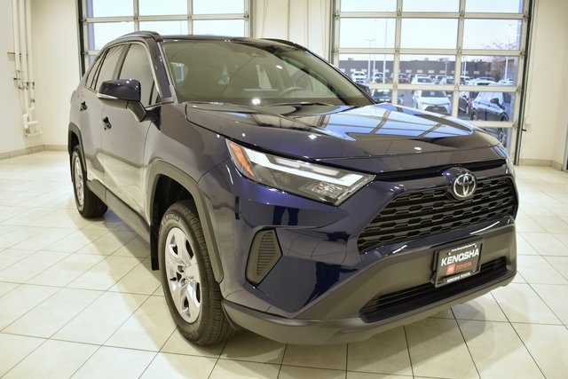 2025 Toyota RAV4 XLE's photo