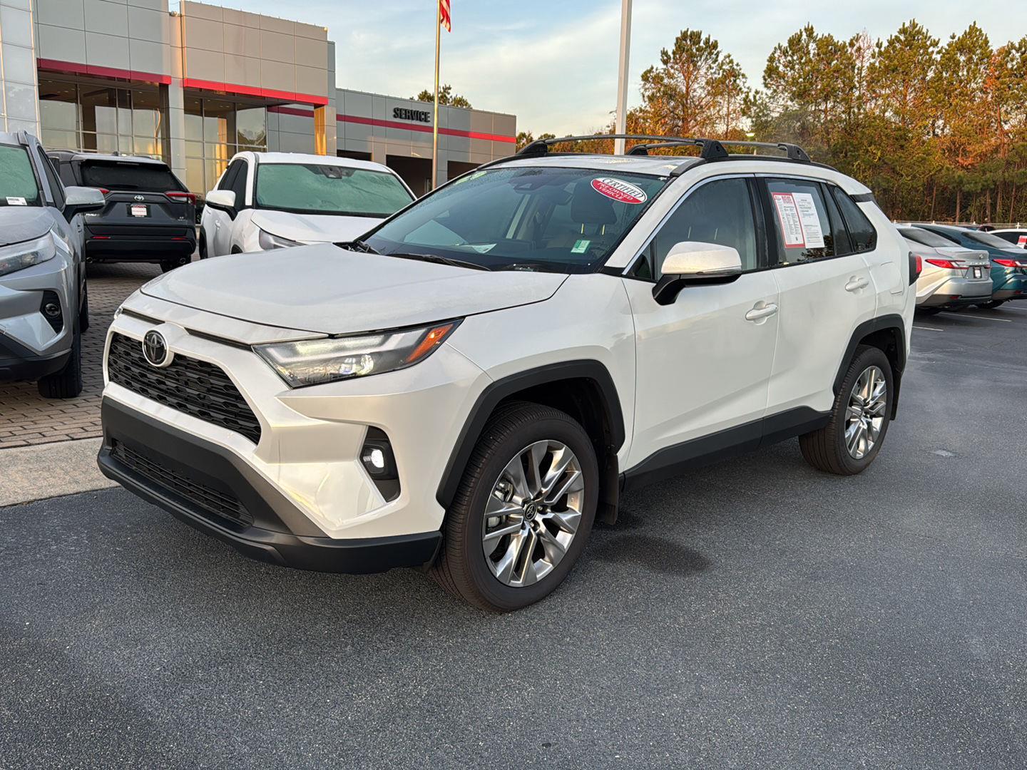 2025 Toyota RAV4 XLE Premium's photo