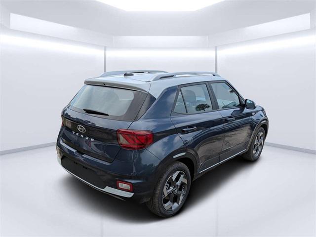 2025 Hyundai Venue Limited photo 2