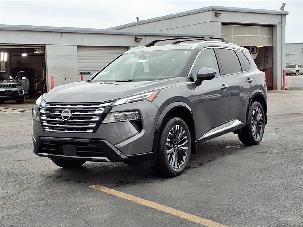 2026 Nissan Rogue Platinum photo 2