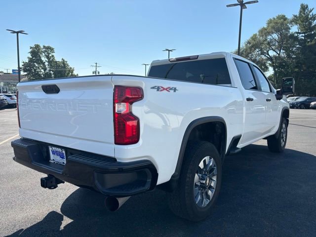 2023 Chevrolet Silverado 2500HD Custom photo 3
