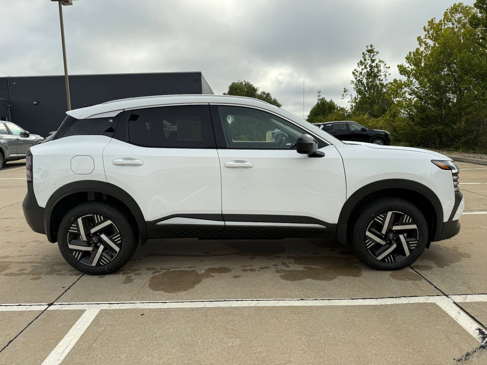2026 Nissan Kicks SV photo 4