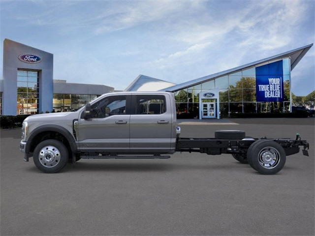 2025 Ford F-550 Lariat photo 2