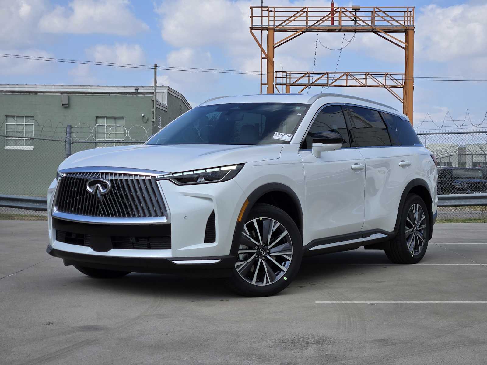 2026 INFINITI QX60 LUXE's photo