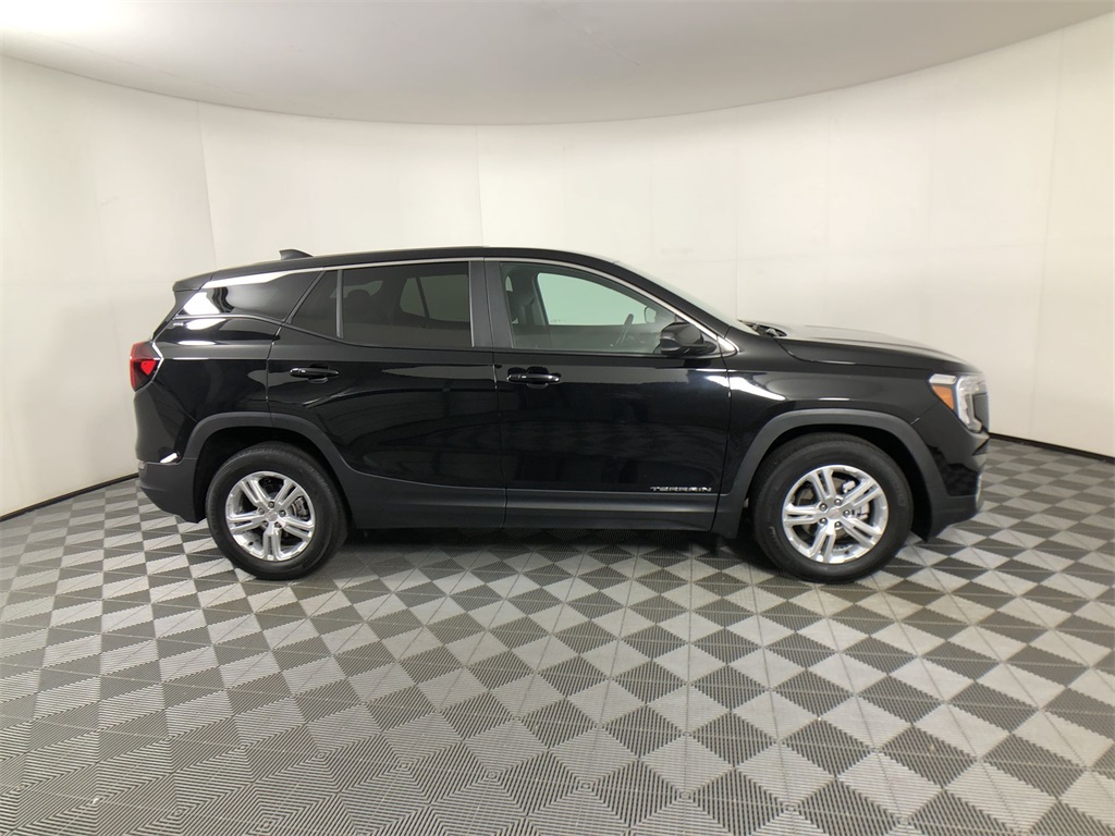 2024 Gmc Terrain SLE photo 2