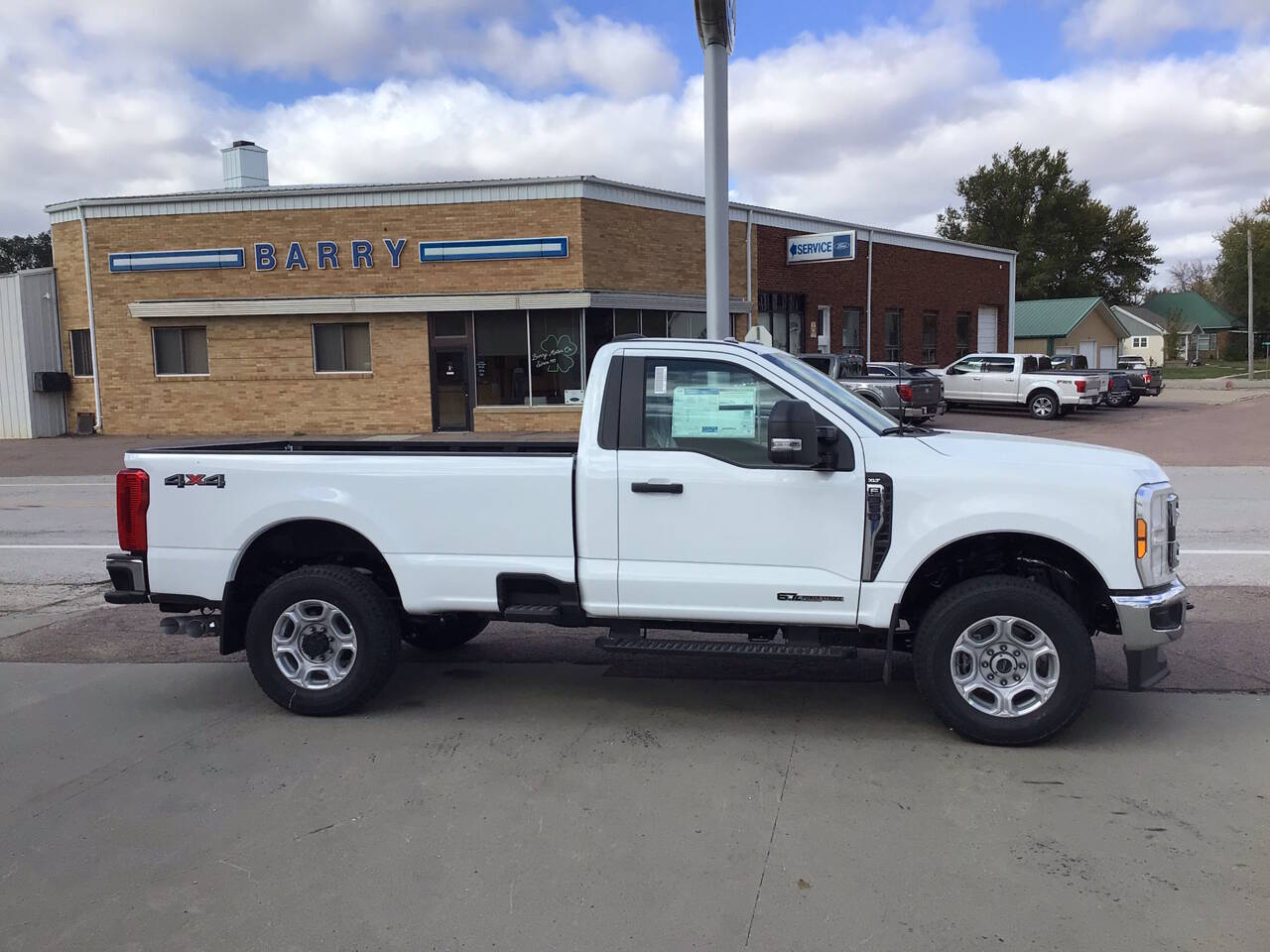 2026 Ford F-350 XLT photo 2